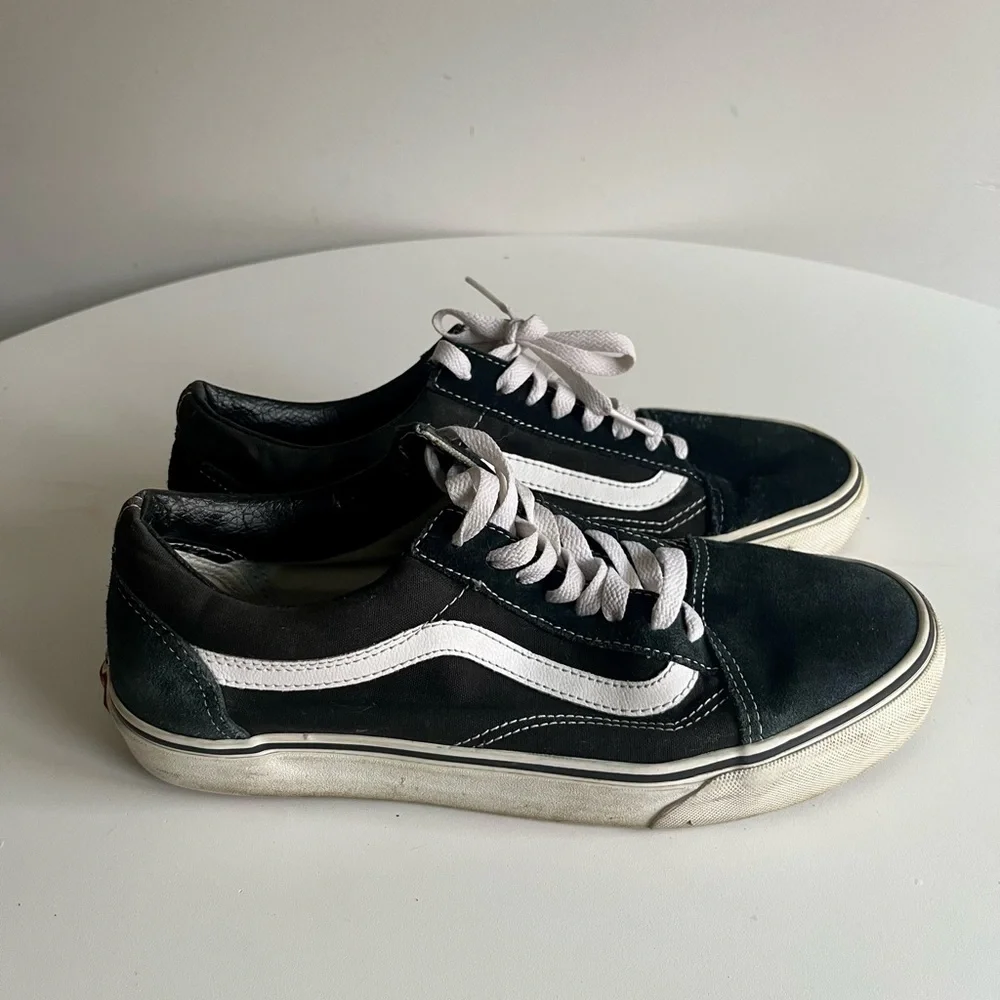 Vans Old Skool Black White Stripe Suede Canvas Low Top Sneakers Size 10 - Picture 2 of 5